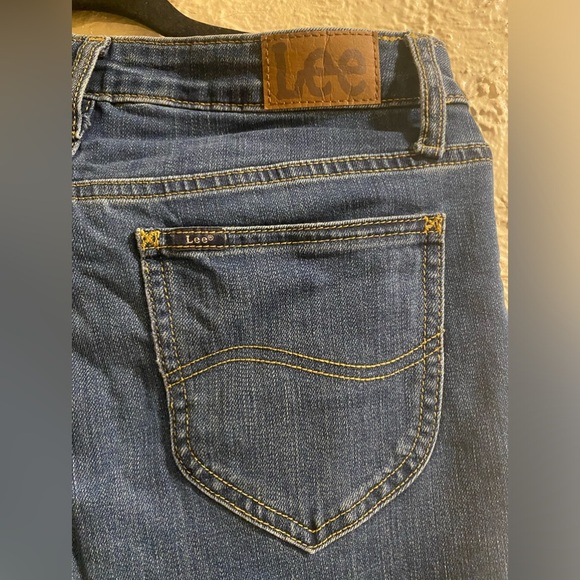 Lee regular fit boot cut mid rise - Picture 3 of 5